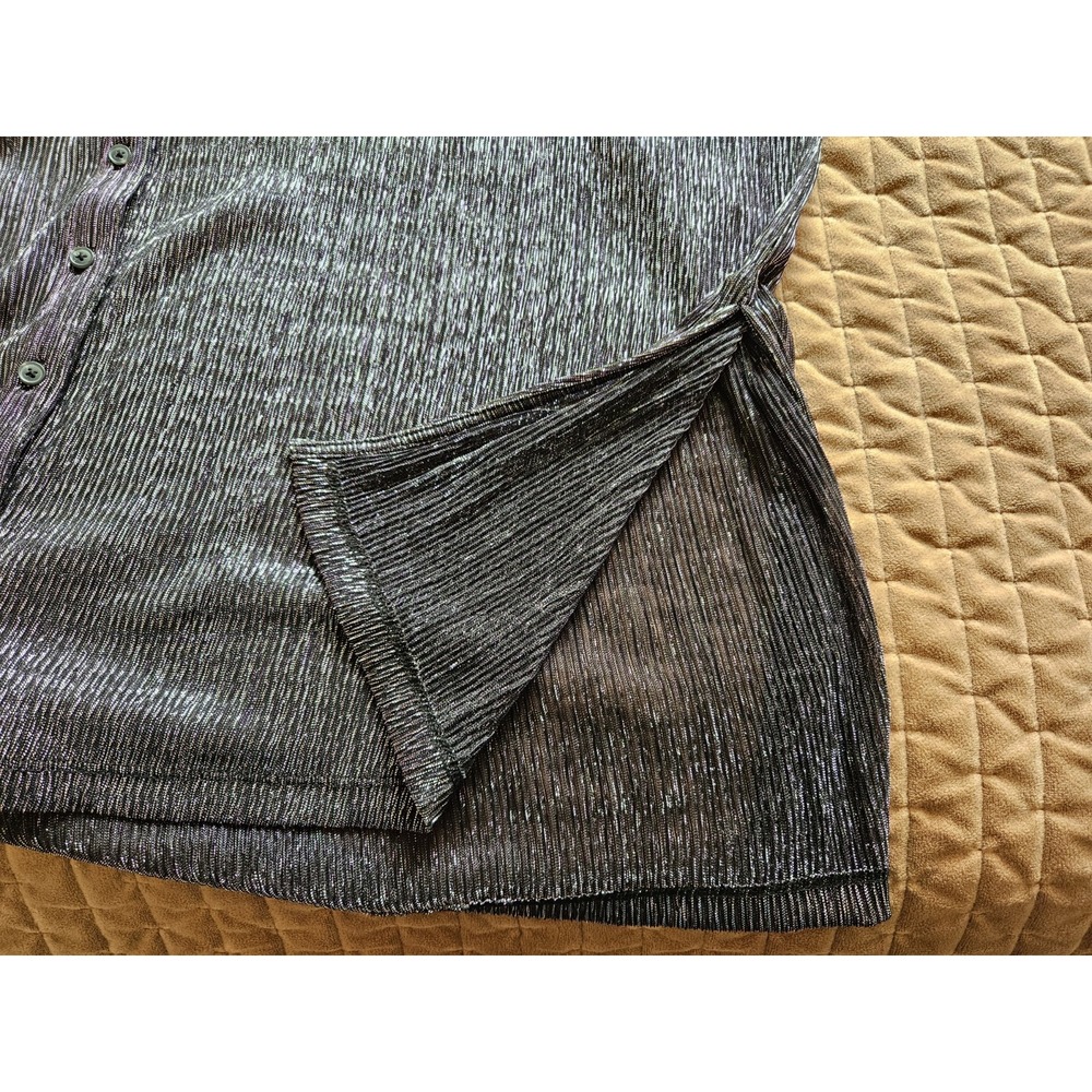 NWT Pilcro by Anthropologie Black/Purple Metallic V-Neck Button-Down Shirt +2X - Picture 10 of 10